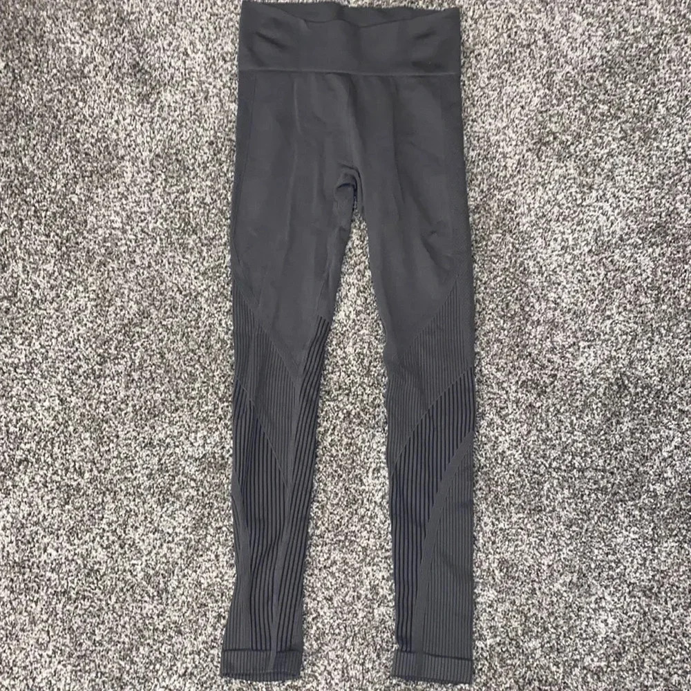 Zyia Gray Grid Performance Hi-Rise 7/8 Length